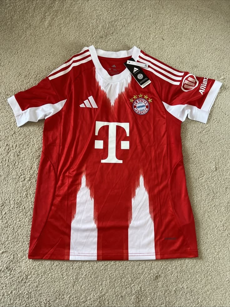 Bayern Munich Home Jersey 2025/26 – Authentic Edition